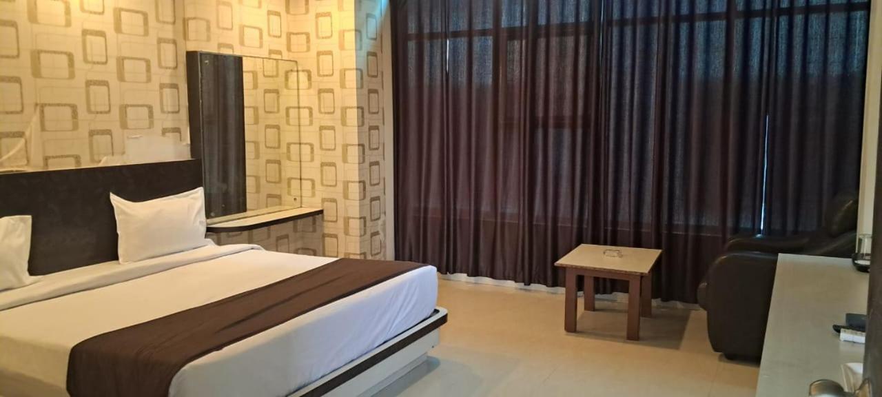 A One Palace Hotel 2*